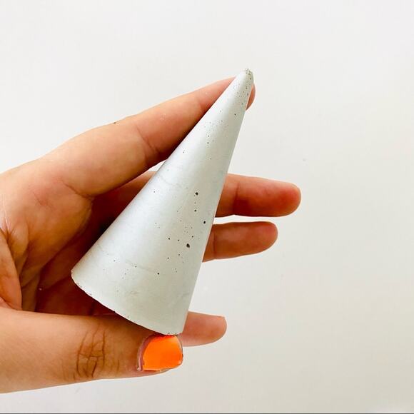NEW Handmade Grey Concrete Natural Cone Jewelry Ring Holder Home Accent Decor - Picture 1 of 5